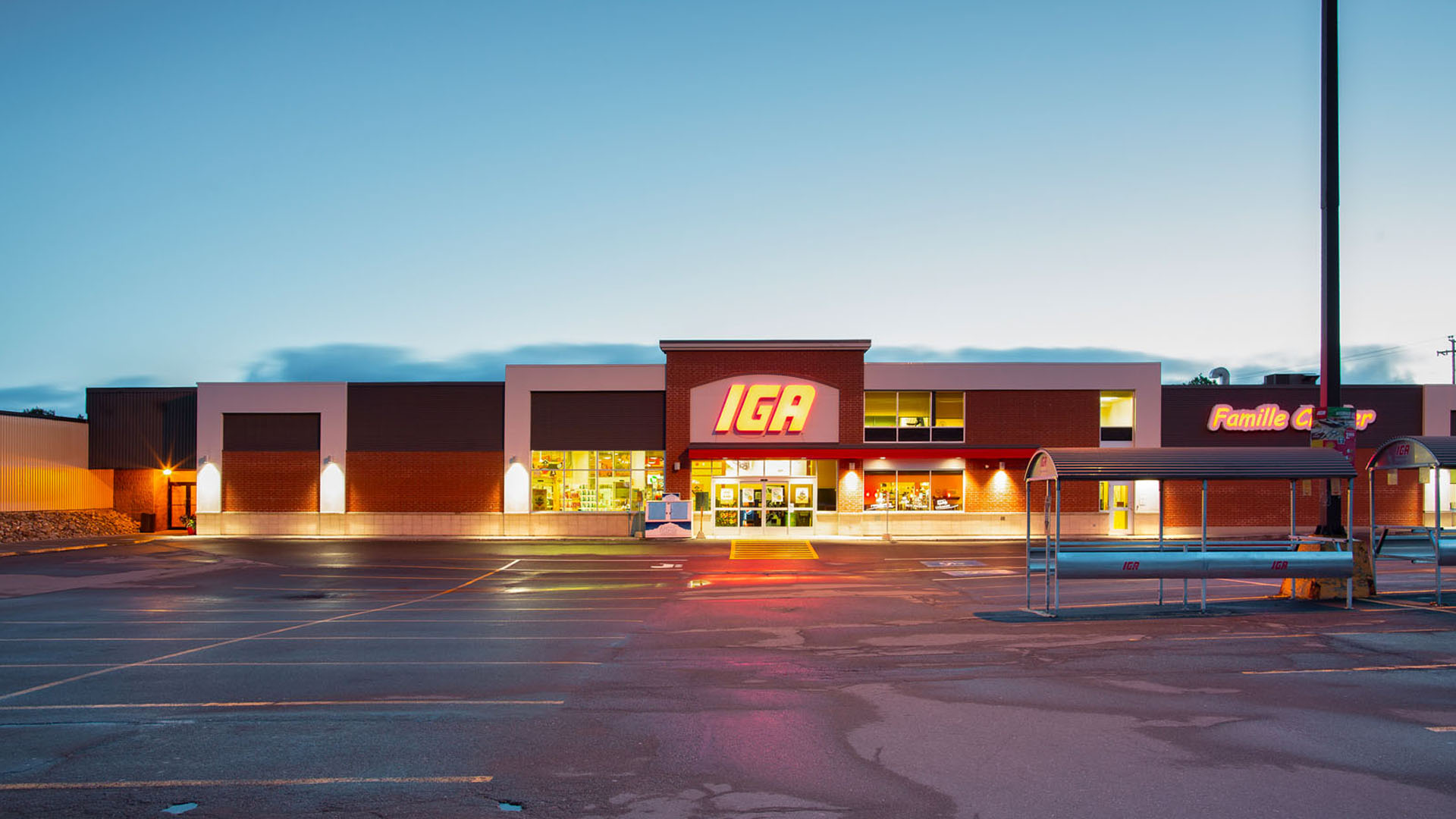 Stationnement du IGA au Carrefour Gaspe Gaspesie